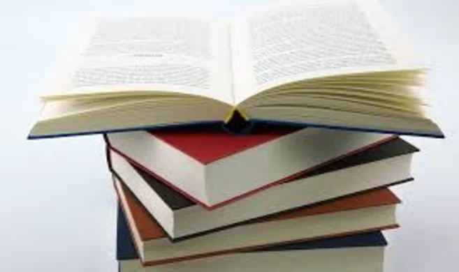Бестселери 2024 року: 15 найпопулярніших книг, три з них– українські хіти